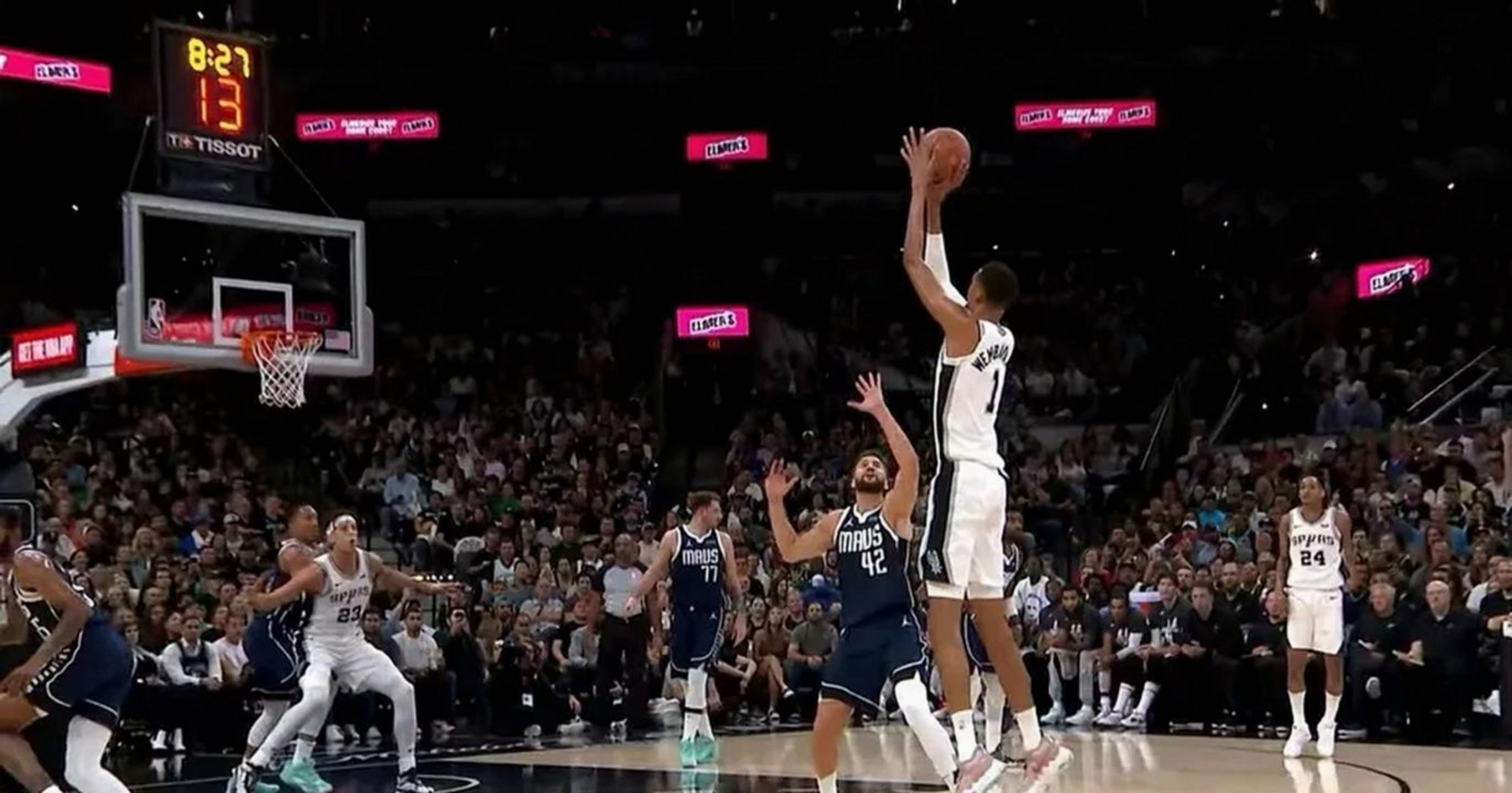 PG电子试玩-关于独行侠鏖战雄鹿，福克斯状态火热的信息