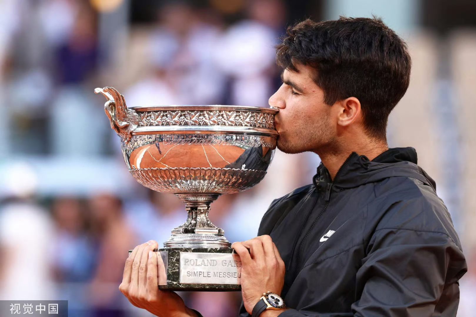 PG平台-包含拉沃尔杯轻取戴维斯杯，阿尔卡拉斯扛起全队的词条